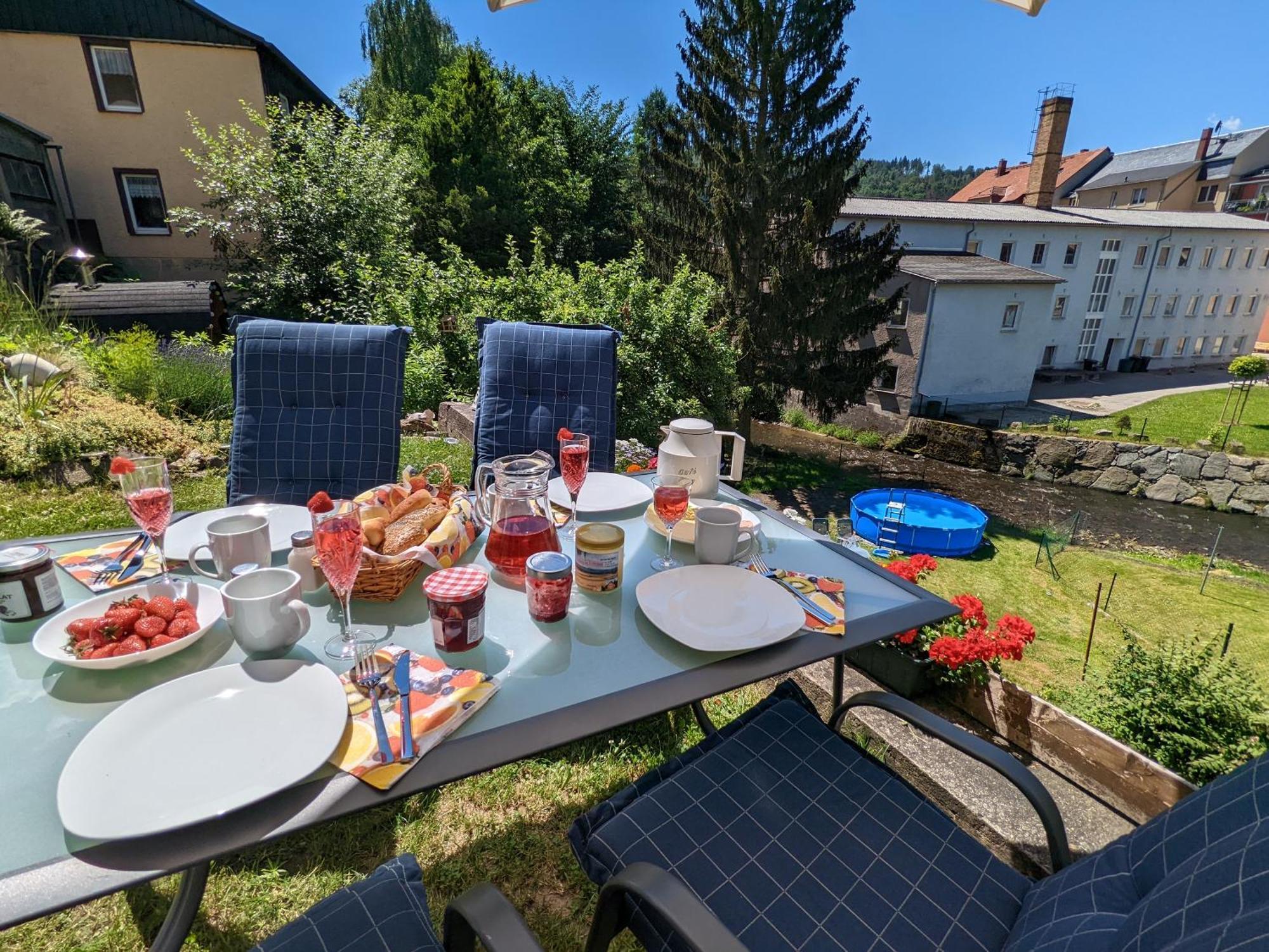 Hw2B - Urlaubsmagie - Wohlfuehlwohnung Mit Balkon, Pool, Sauna & Terrasse Зебниц Экстерьер фото